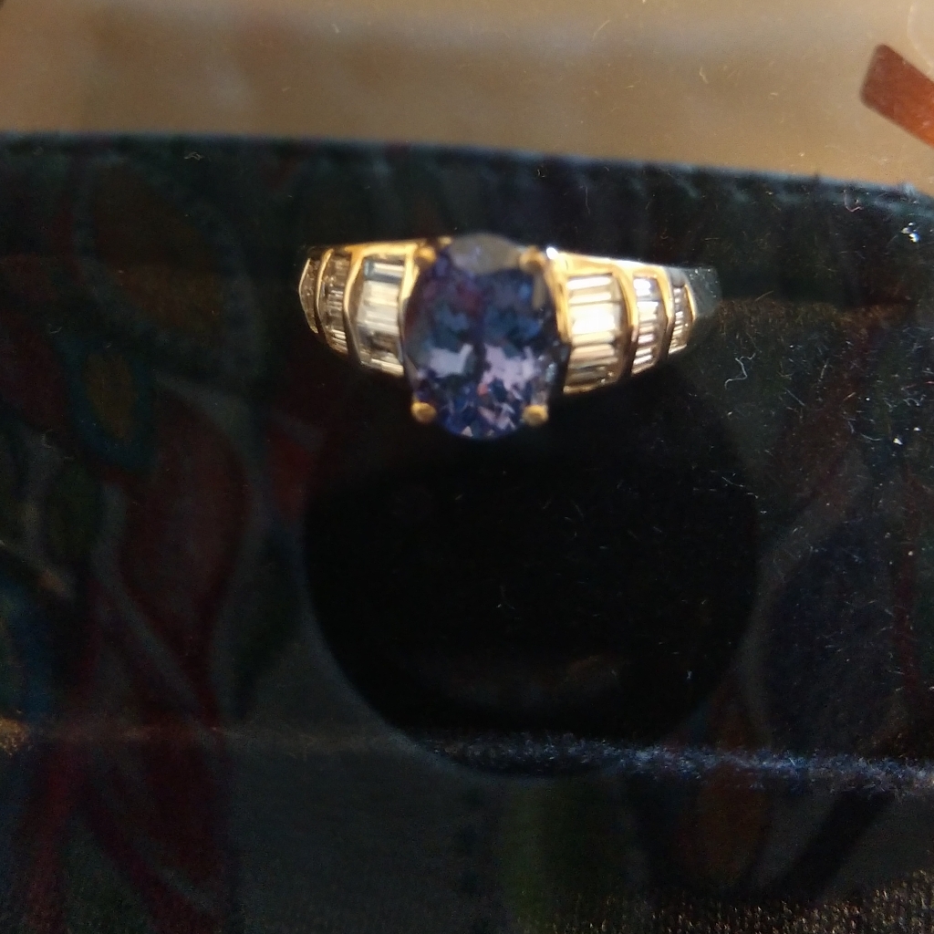 10 Kt Yellow Gold Tanzanite  Diamond Ring